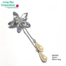 典雅花朵造型水滴珍珠垂飾胸針 (BR0092)