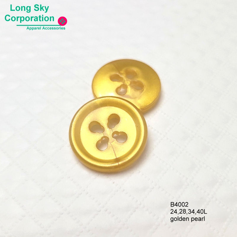 (B4002) 金色珍珠效果4孔女性古典套裝鈕釦